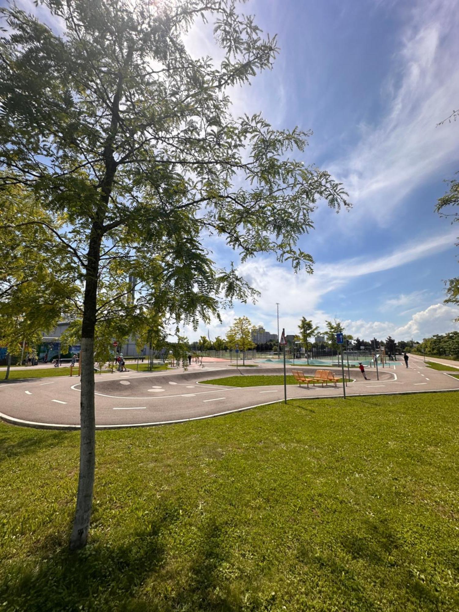 Amao-Brown I Exklusives City-Apartment I 85Qm I Privatparkplatz & Komfort I King-Size Bed Lahr  Exterior photo